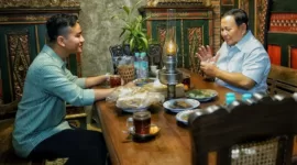 Ketua Umum Parta Gerindra Prabowo Subianto bersama Wali Kota Surakarta Gibran Rakabuming. (Dok. Tim Media Prabowo Subianto)