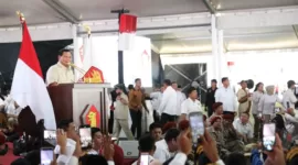 Prabowo Subianto menghadiri agenda Konsolidasi Akbar Pengurus Gerindra Tangerang Raya di Lapangan Ahmad Yani, Tangerang. (Dok. Tim Media Prabowo Subianto)
