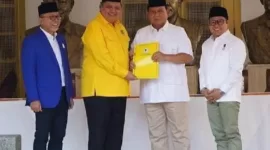 Ketua Umum Partai Gerindra Prabowo Subianto bersama Ketuam Umum Partai Golkar Airlangga Hartarto, Ketua Umum ZUlkifli Hasan dan Ketua Umum PKB Muhaimin Iskandar. (Instagram.com/@airlanggahartarto_official)