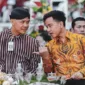 Gubernur Jawa Tengah, Ganjar Pranowo Bersama Wali Kota Surakarta Gibran Rakabuming Raka. (Facbook.com/@Ganjar Pranowo )