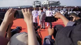 Menteri Pertahanan (Menhan) Prabowo Subianto Menghadiri Upacara penyerahan dua kapal di Dermaga Madura, Koarmada II Ujung, Surabaya, Senin, 14 Agustus 2023. (Dok. Tim Media Prabowo Subianto)
