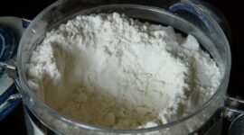 Tepung terigu dan garam konsumsi diusulkan masuk dalam lingkaran bahan pokok penting yang harus dijamin ketersediaannya. (Pixabay.com/Hans)
